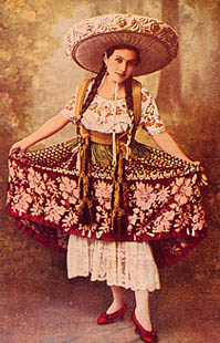 チーナ・ポブラーナ（衣装）を身につけた女性（Karen Apricot, CC BY-SA 2.0, via Wikimedia Commons）