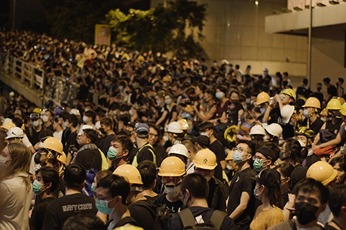 香港中心部、警察本部前でのデモ（2019年6月21日）、撮影：Shiori Ito